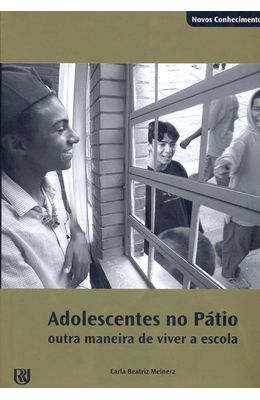 ADOLESCENTES-NO-PATIO-OUTRA-MANEIRA-DE-VIVER-A-ESCOLA
